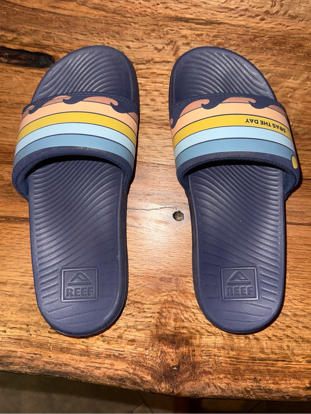 Reef LIFE IS GOOD “SEAS THE DAY” Navy Slides with Pastel Stripe Band, women 6